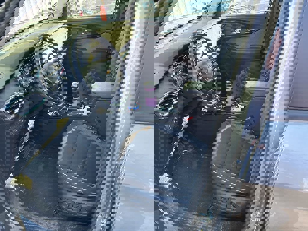 Used 2023 Chevrolet TrailBlazer LT image 2