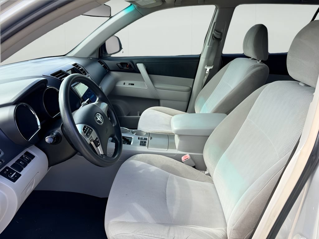 Used 2013 Toyota Highlander FWD image 9