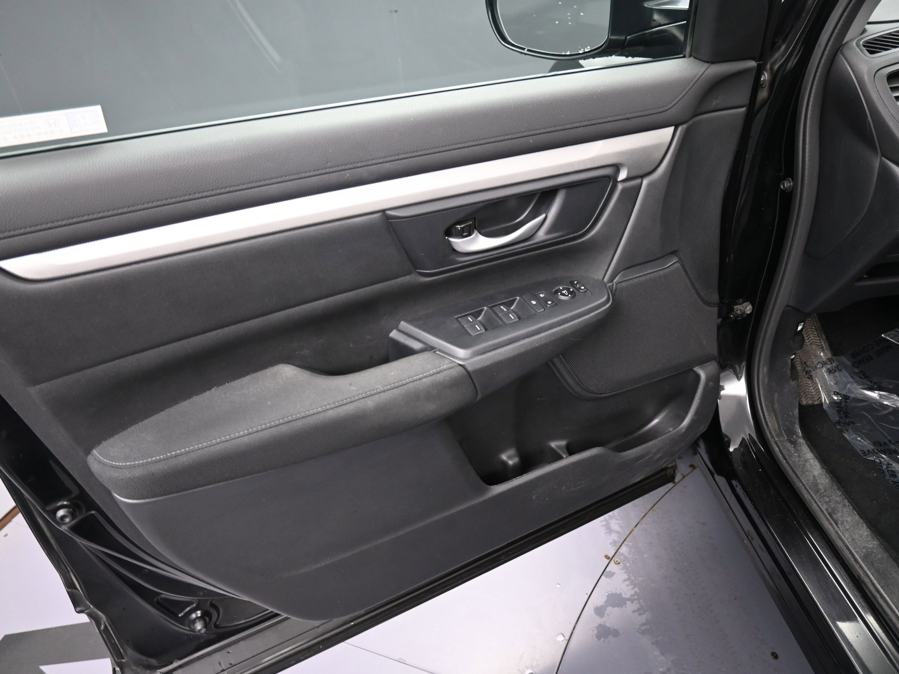 Used 2020 Honda CR-V LX image 13