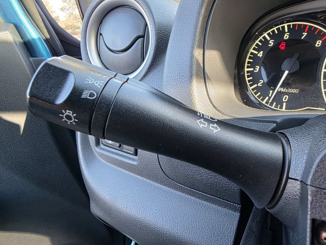Used 2016 Nissan Versa Note SV FWD image 31