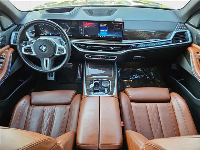 Used 2024 BMW X7 M60i w/ Climate Comfort Package image 19
