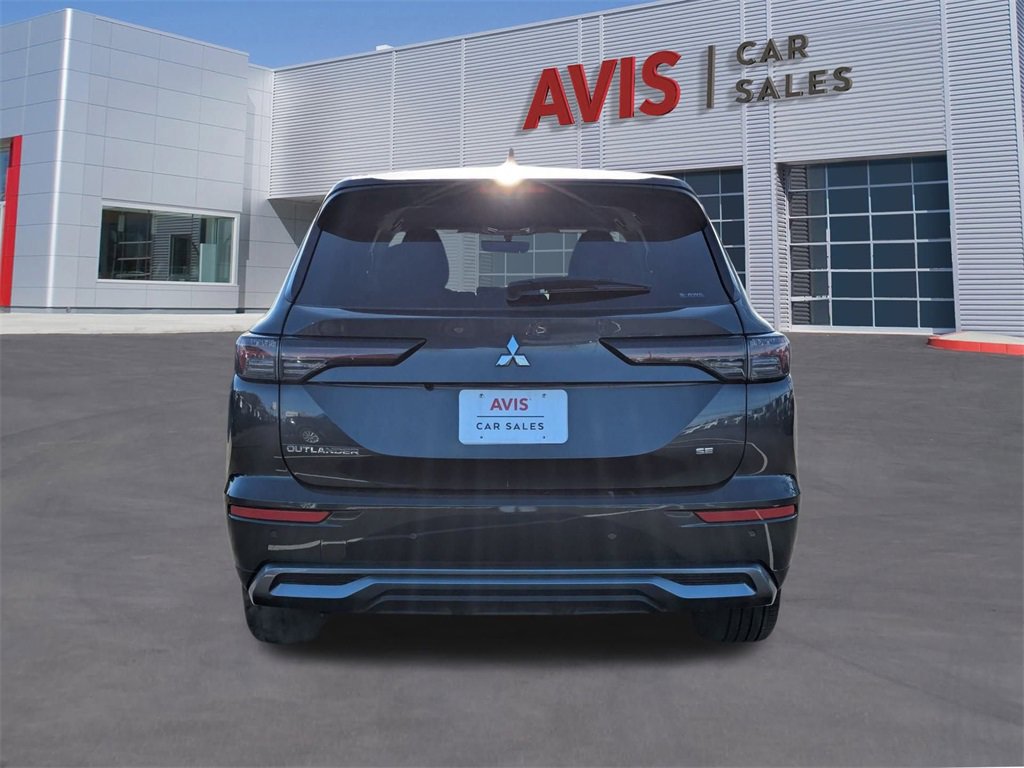 Used 2025 Mitsubishi Outlander SE image 6