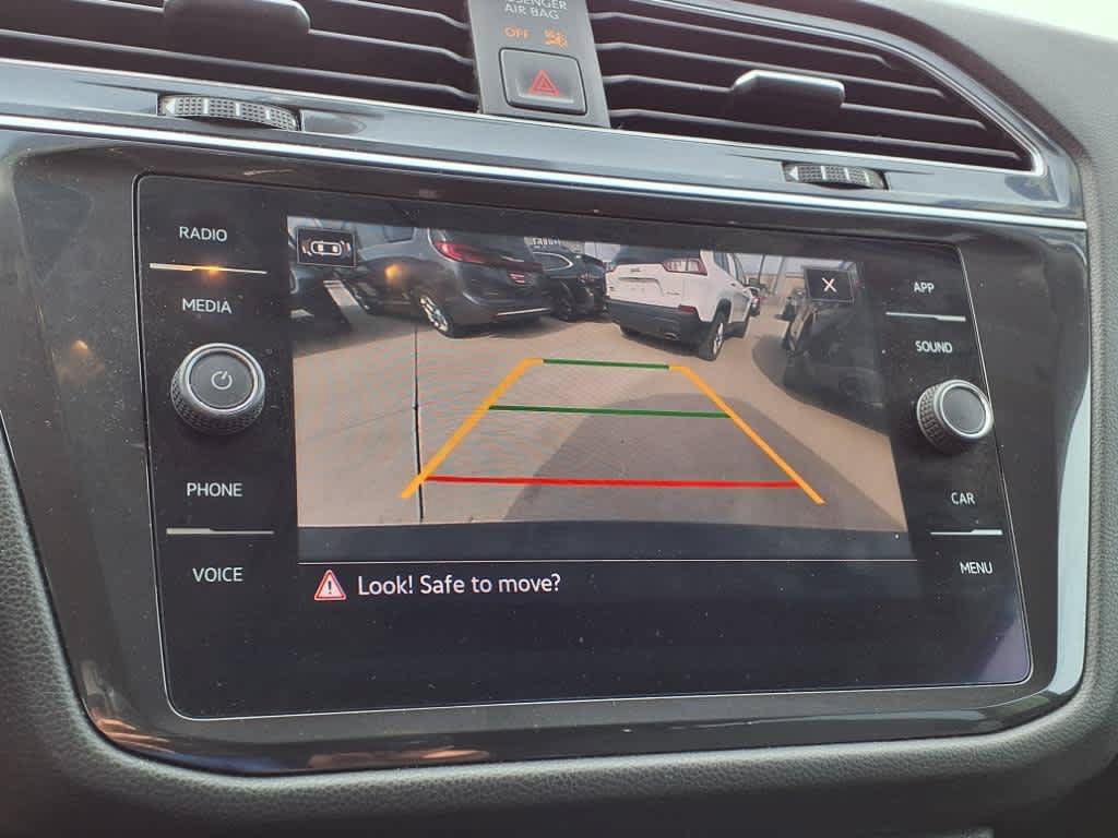 Used 2021 Volkswagen Tiguan SE FWD image 17