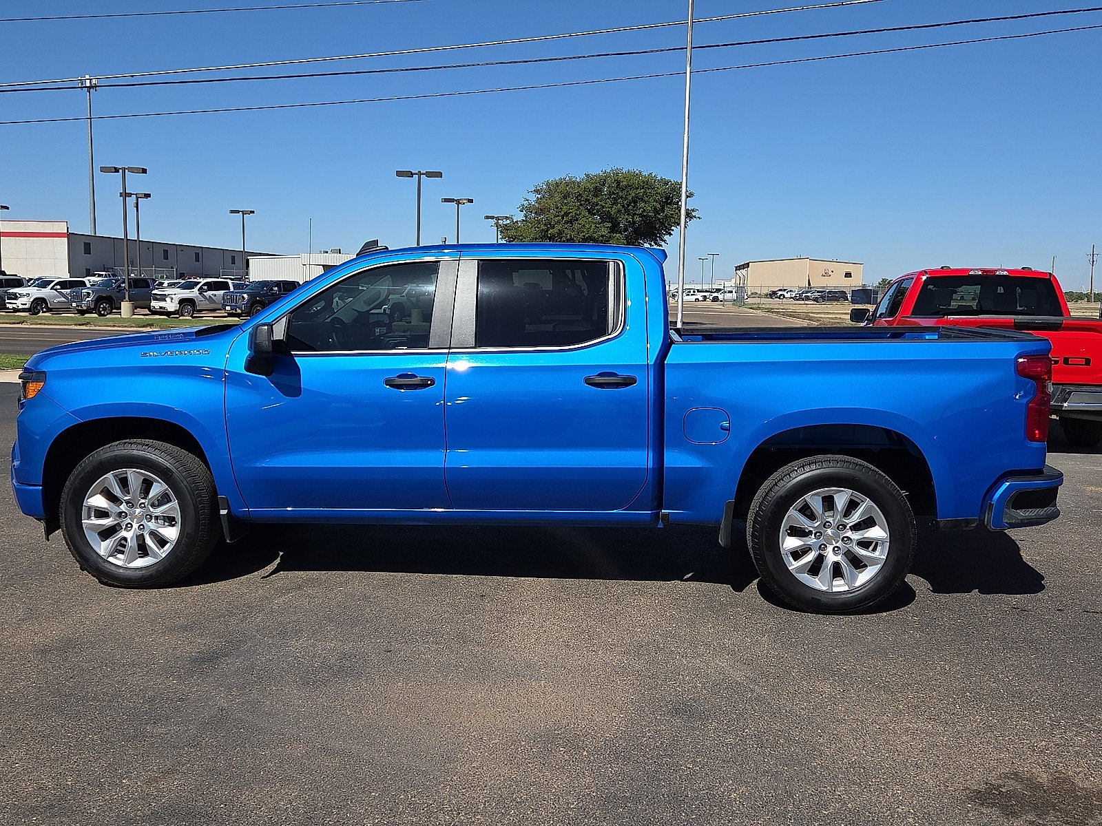 Used 2025 Chevrolet Silverado 1500 Custom RWD image 2