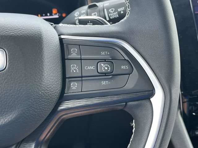 Used 2025 Jeep Grand Cherokee L Altitude AWD/4WD image 30