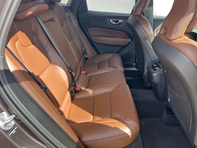 Certified 2025 Volvo XC60 B5 Ultra image 20