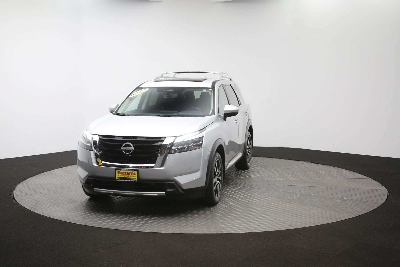Used 2023 Nissan Pathfinder Platinum AWD/4WD image 51