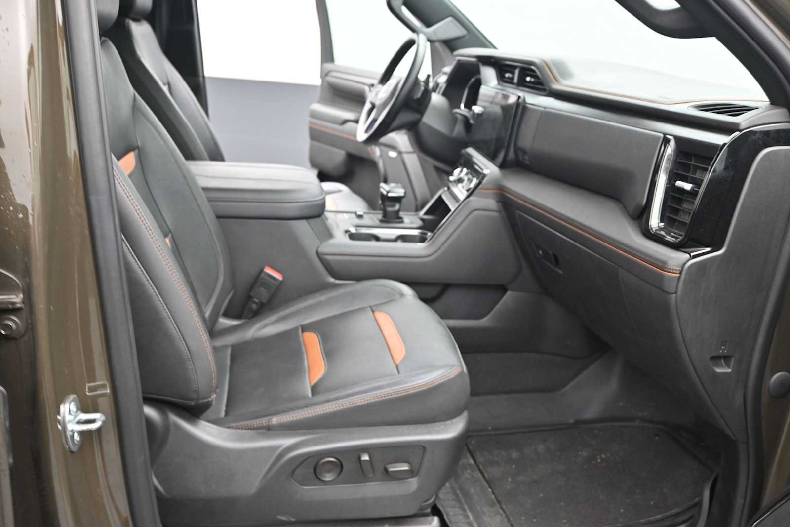 Used 2023 GMC Sierra 1500 AT4 w/ AT4 Premium Package AWD/4WD image 22