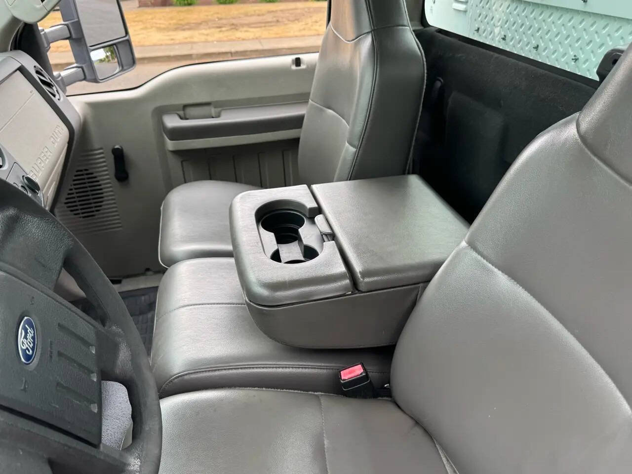 Used 2010 Ford F550 4x4 Regular Cab Super Duty image 12