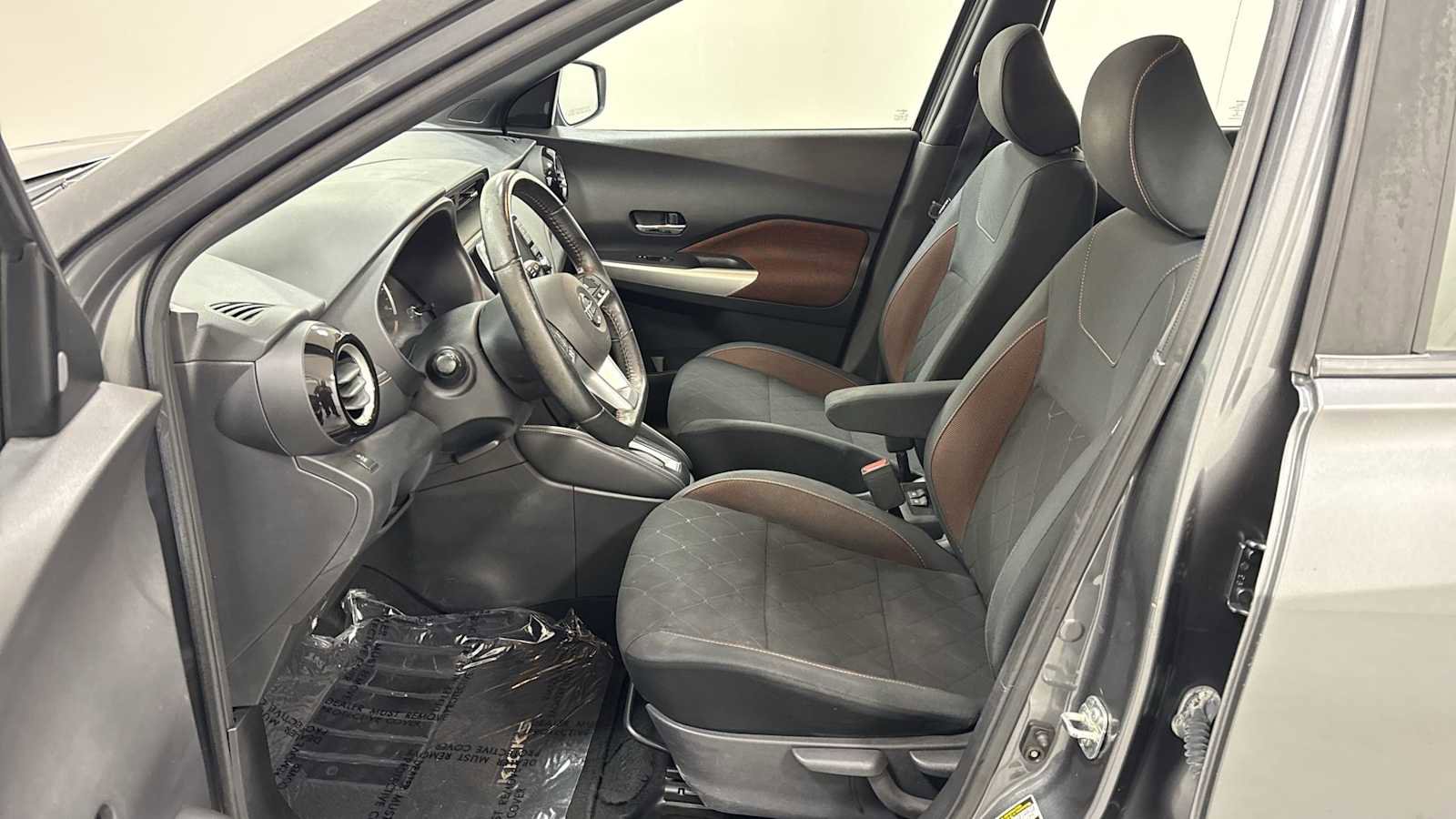 Used 2019 Nissan Kicks SR image 13