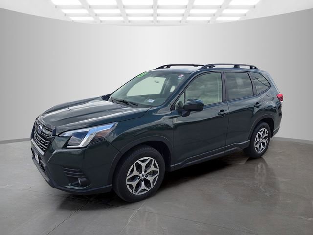 Used 2023 Subaru Forester Premium image 5