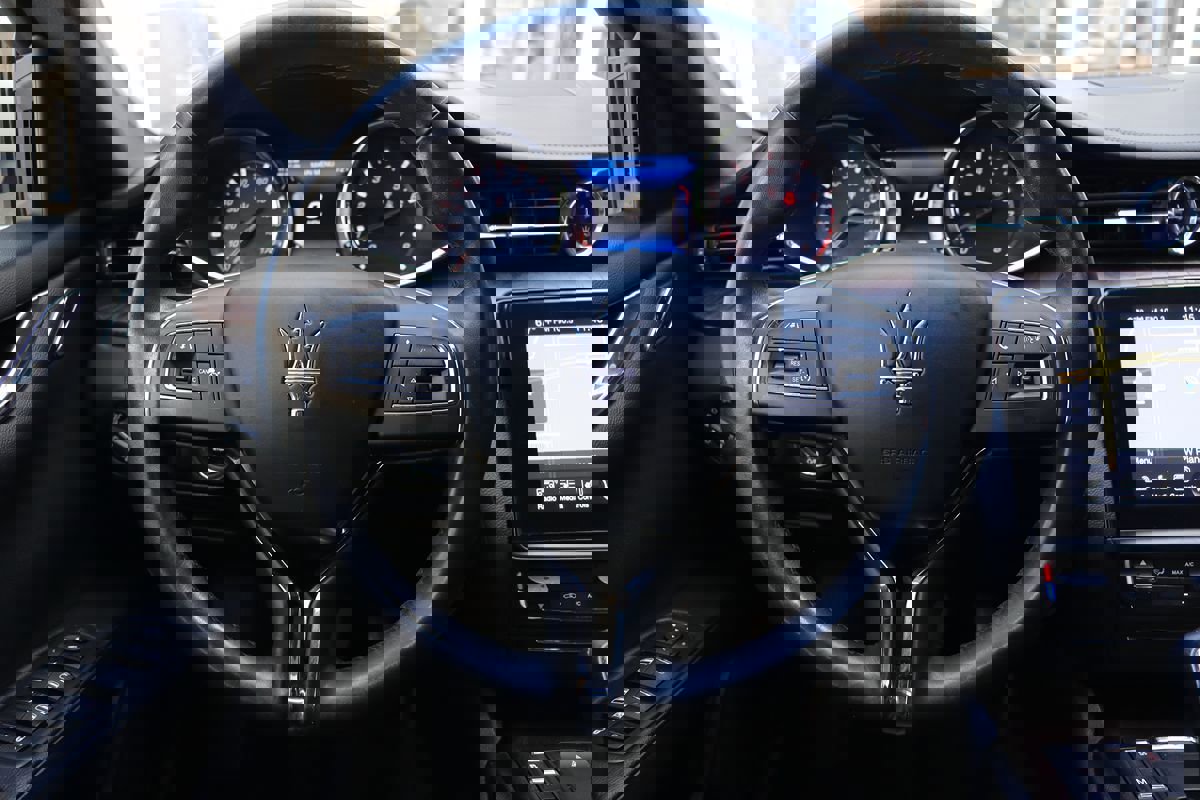 Used 2017 Maserati Quattroporte S image 16