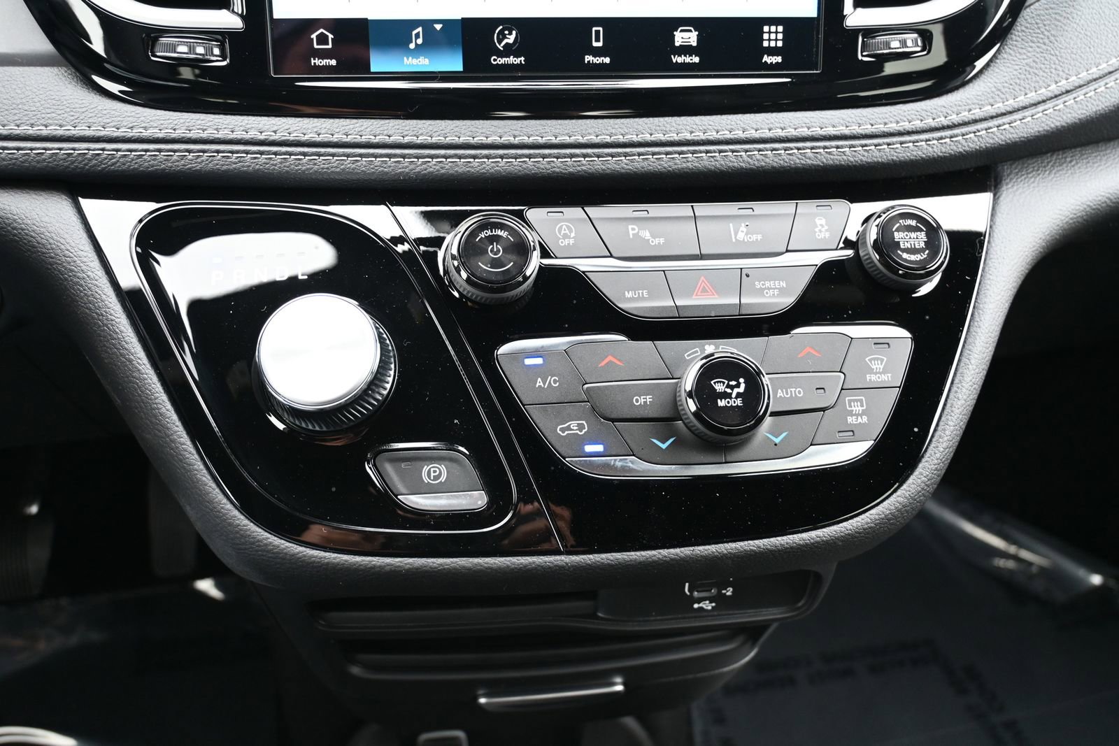 New 2026 Chrysler Pacifica Select image 14