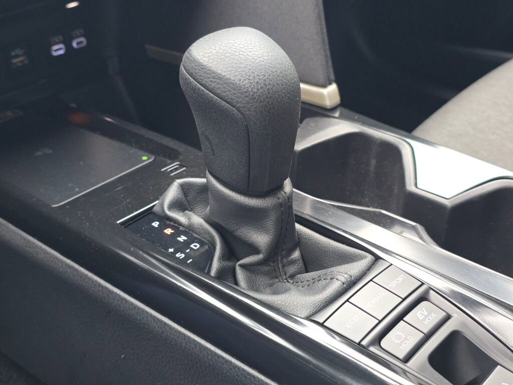 Used 2025 Toyota Camry LE image 30