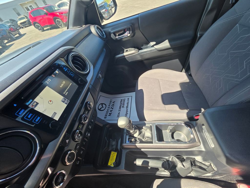 Used 2018 Toyota Tacoma TRD Sport w/ Technology Package image 17