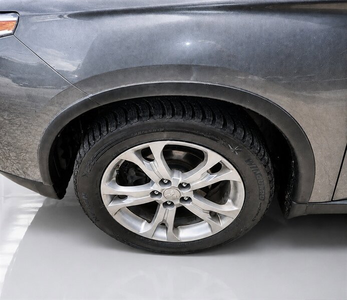 Used 2015 Mitsubishi Outlander SE AWD/4WD image 18