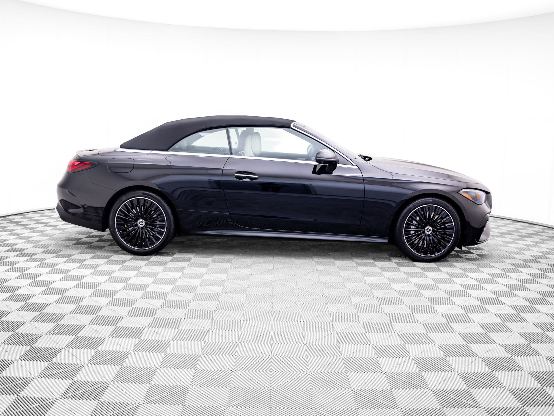 New 2027 Mercedes-Benz CLE 450 4MATIC Cabriolet image 6