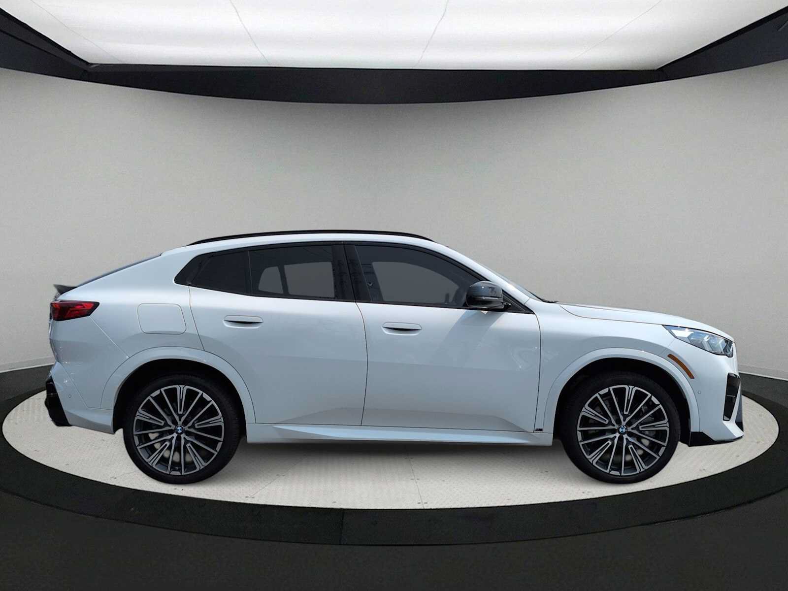 Used 2025 BMW X2 M35i w/ Premium Package AWD/4WD image 9
