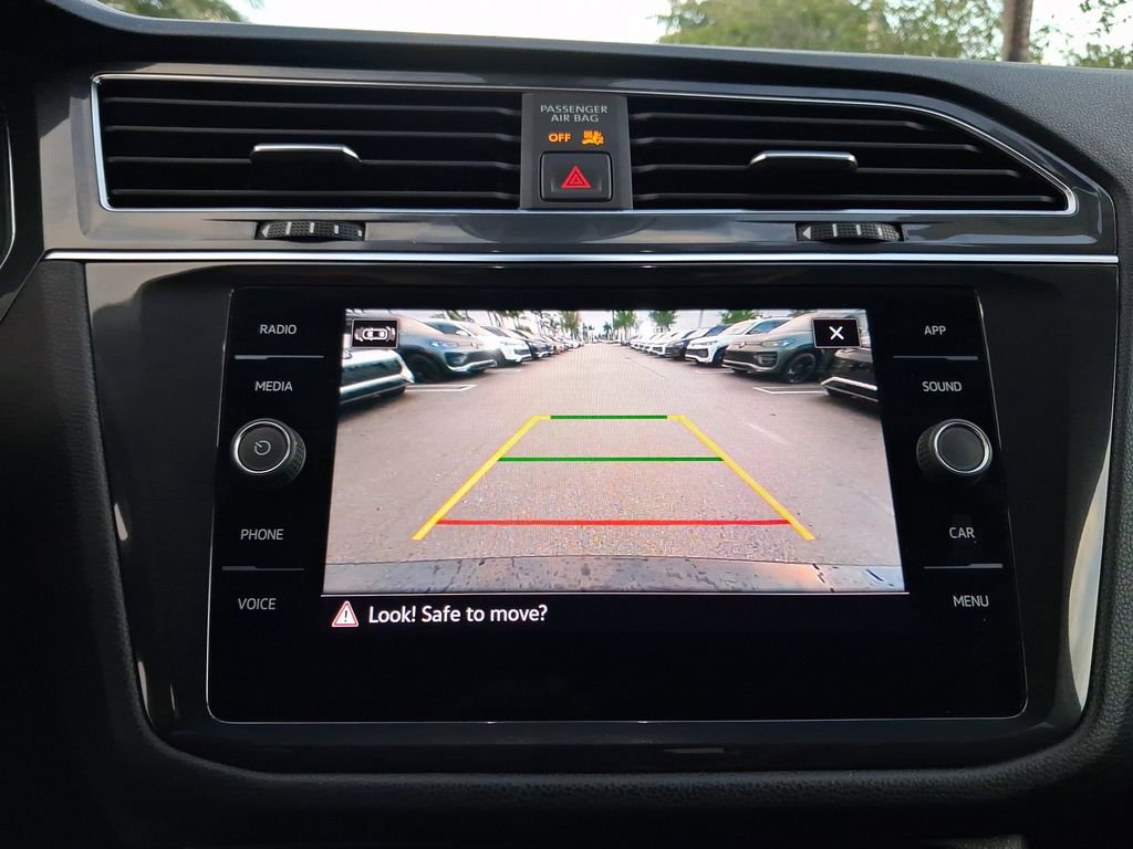 Certified 2023 Volkswagen Tiguan SE FWD image 23