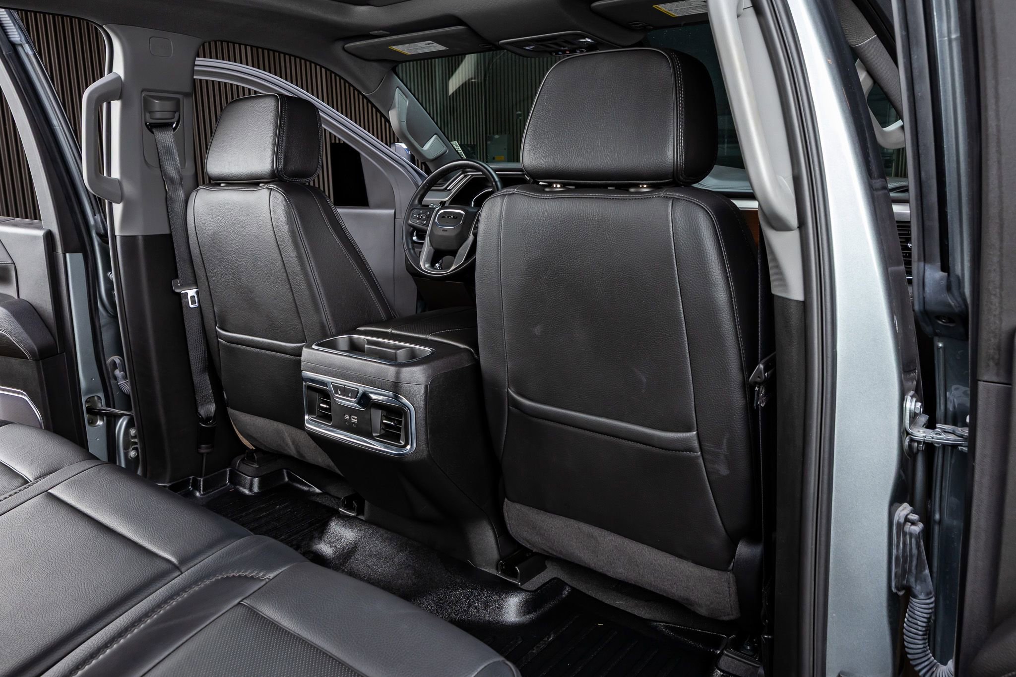 Used 2024 GMC Sierra 3500 Denali w/ Denali Reserve Package image 31