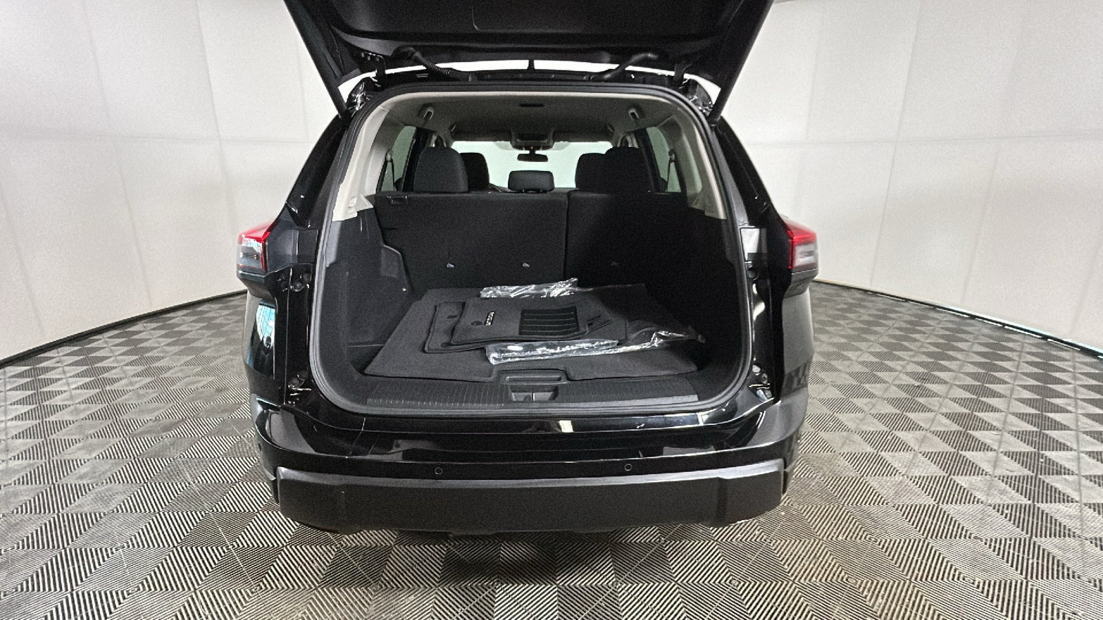 Used 2026 Nissan Rogue SV AWD/4WD image 33