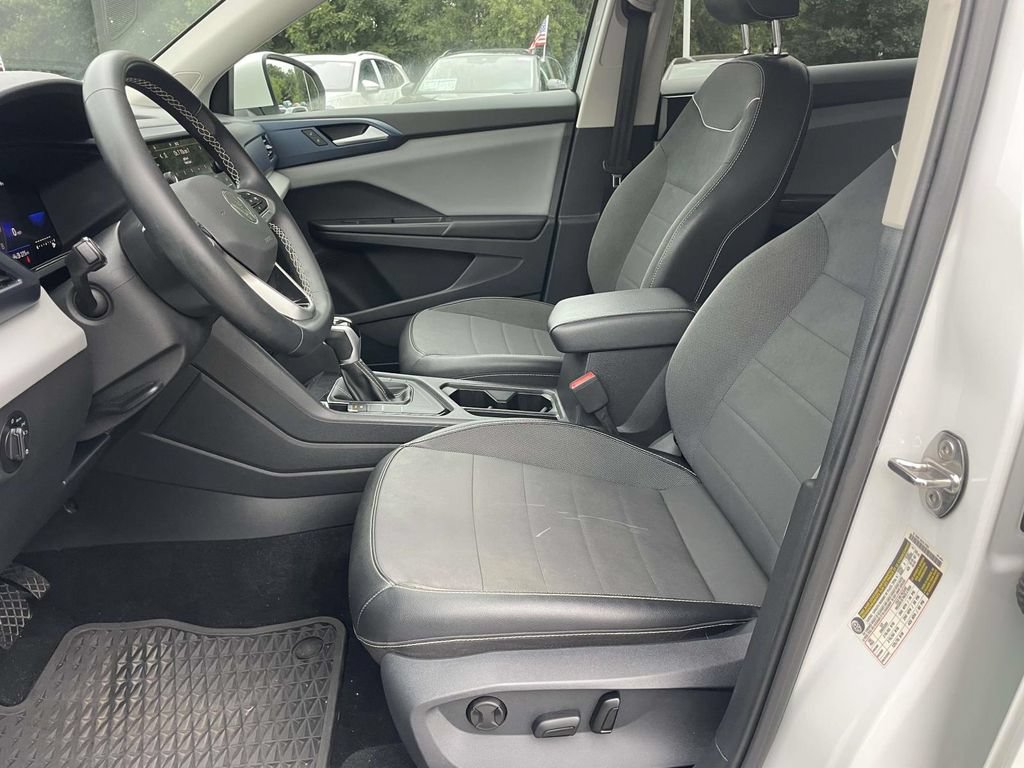 Certified 2023 Volkswagen Taos SE FWD image 15