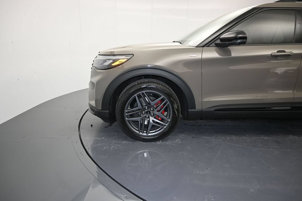 New 2027 Ford Explorer ST-Line w/ ST-Line Street Pack RWD image 9