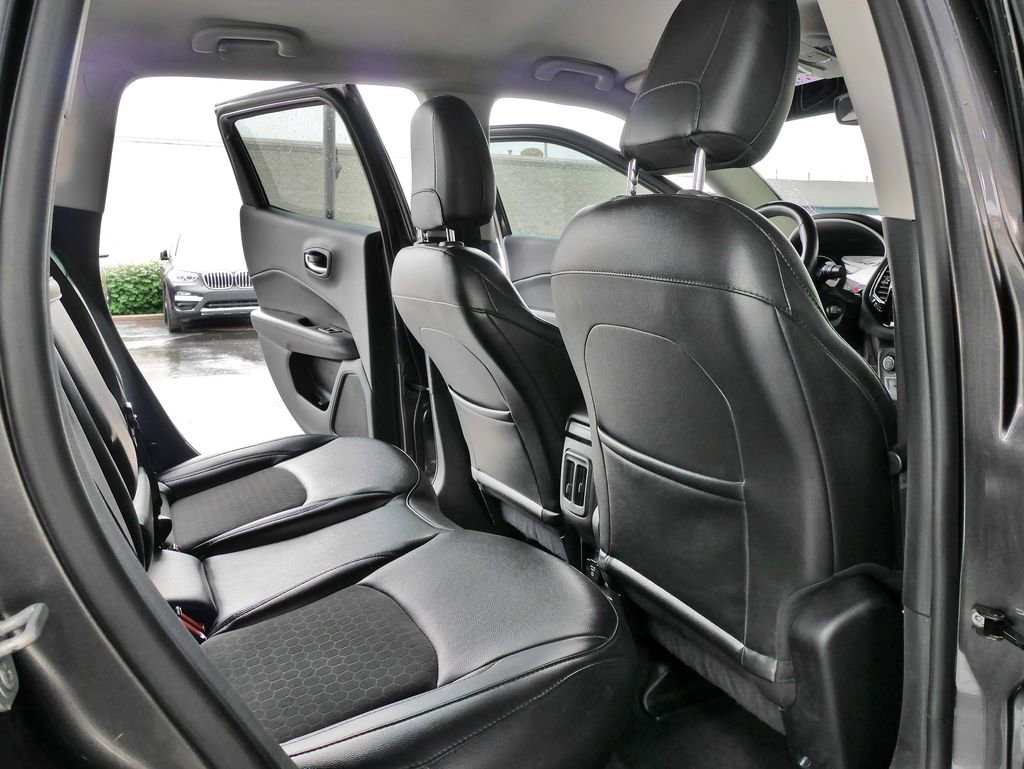 Used 2019 Jeep Compass Latitude FWD image 13
