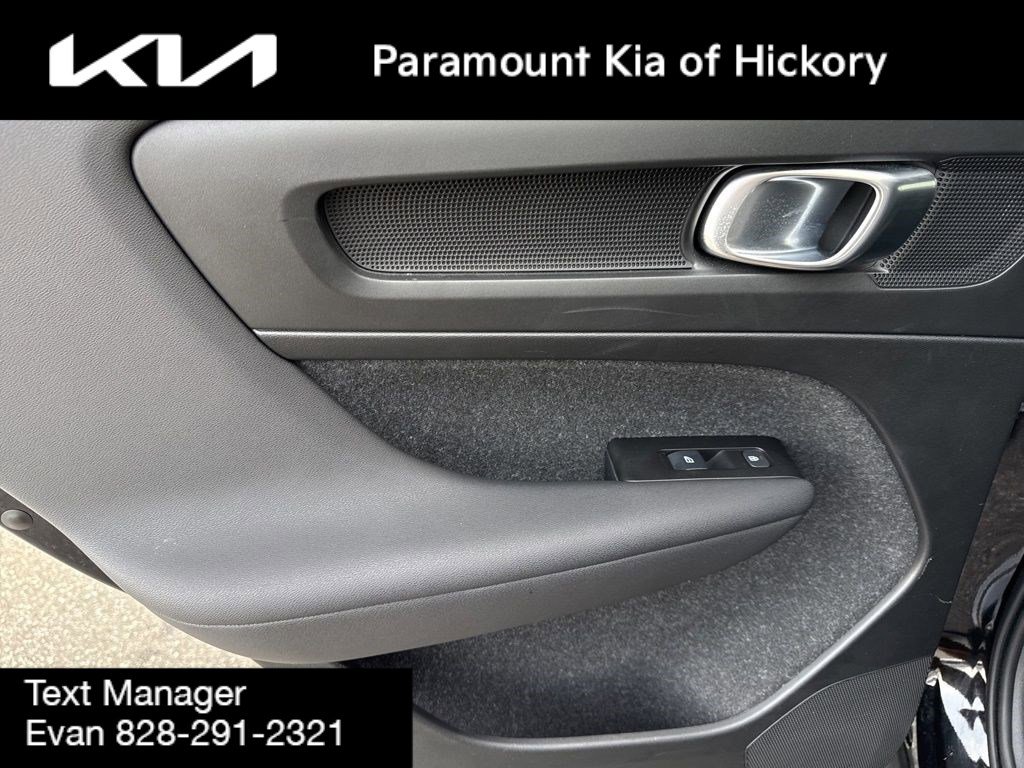 Used 2021 Volvo XC40 T5 R-Design w/ Advanced Package image 12