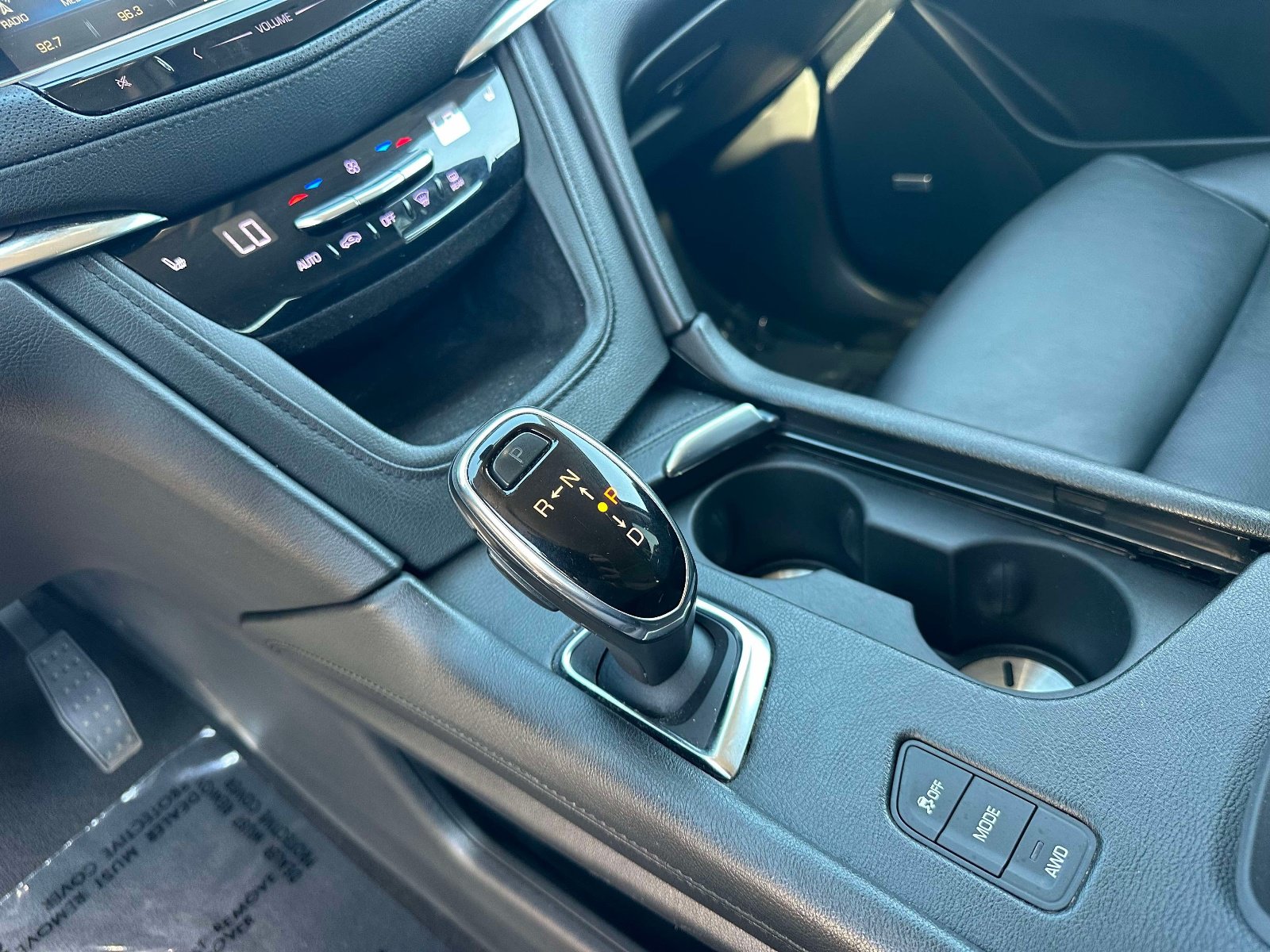 Used 2018 Cadillac XT5 Luxury w/ Driver Awareness Package AWD/4WD image 13