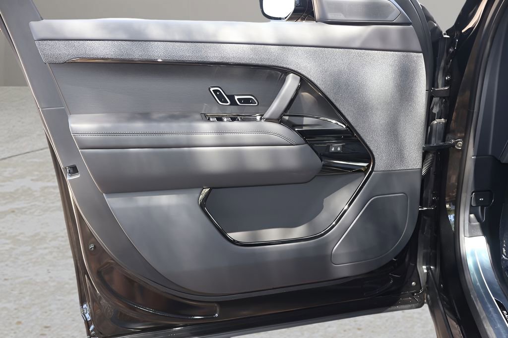 New 2026 Land Rover Range Rover Sport SE AWD/4WD image 10