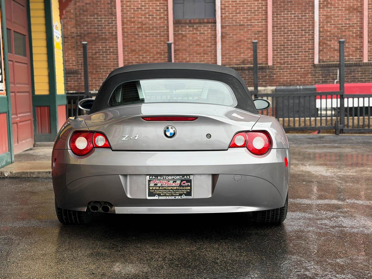 Used 2005 BMW Z4 2.5i image 6