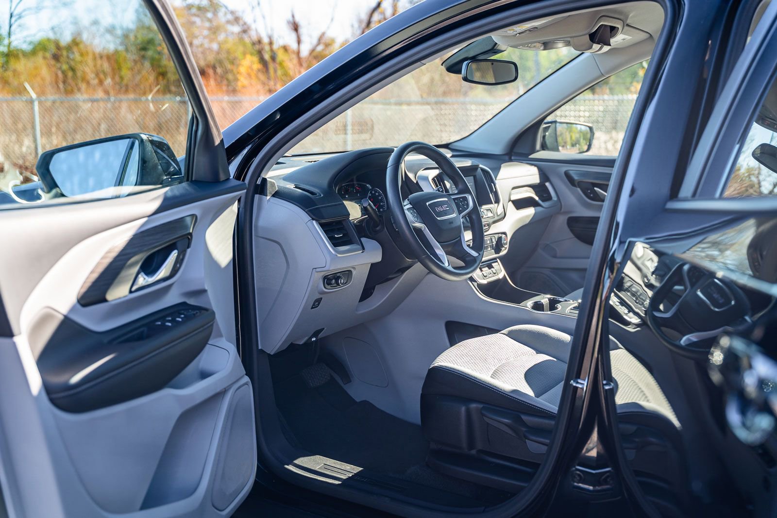 Used 2024 GMC Terrain SLE image 22