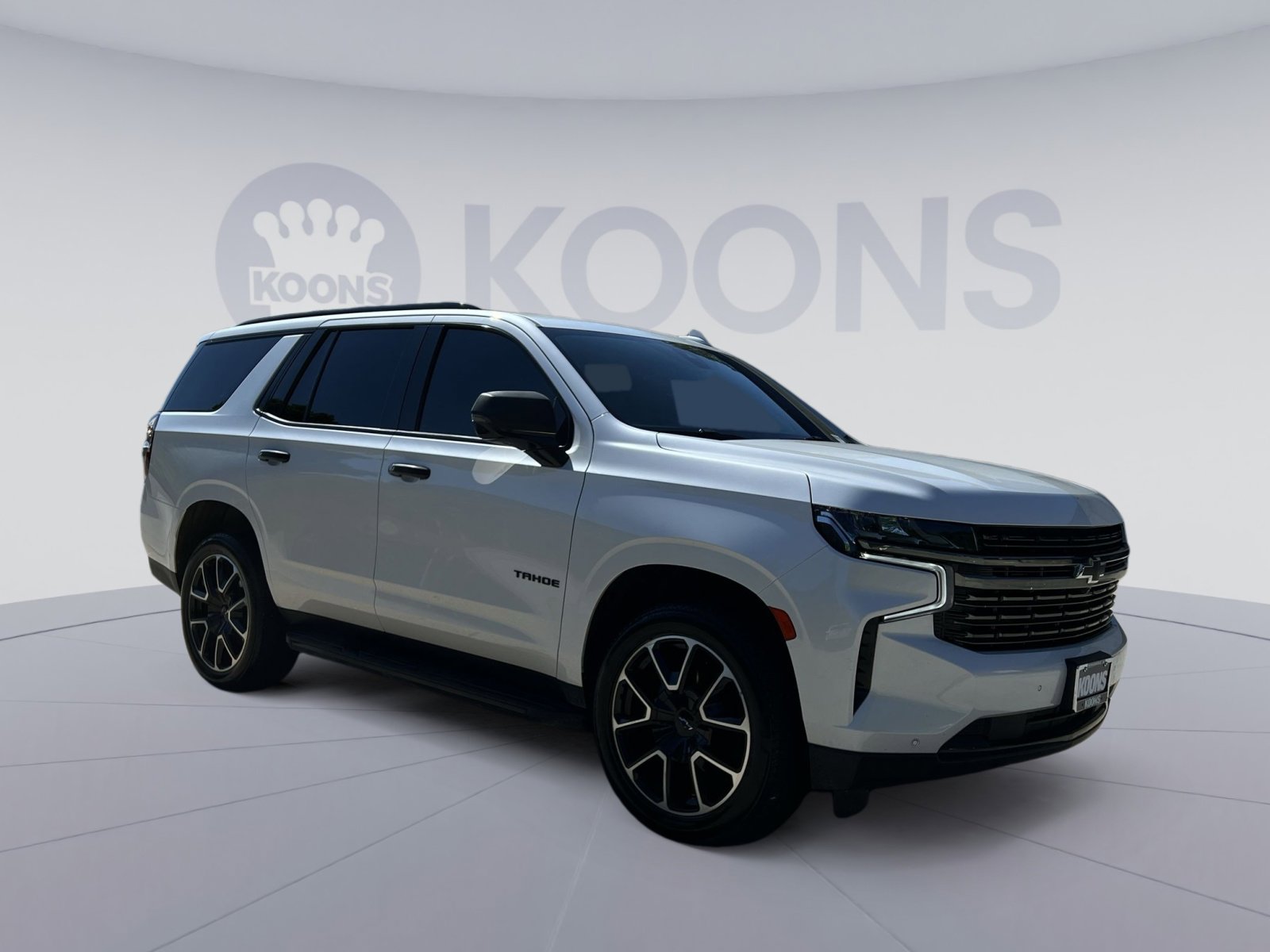 Used 2021 Chevrolet Tahoe RST w/ Luxury Package AWD/4WD image 2