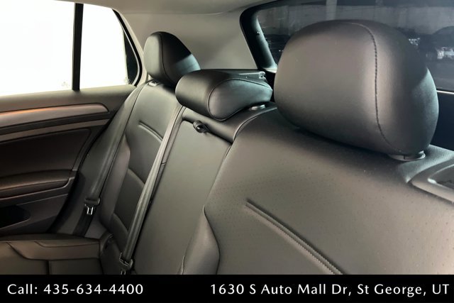 Used 2018 Volkswagen Golf SE image 20