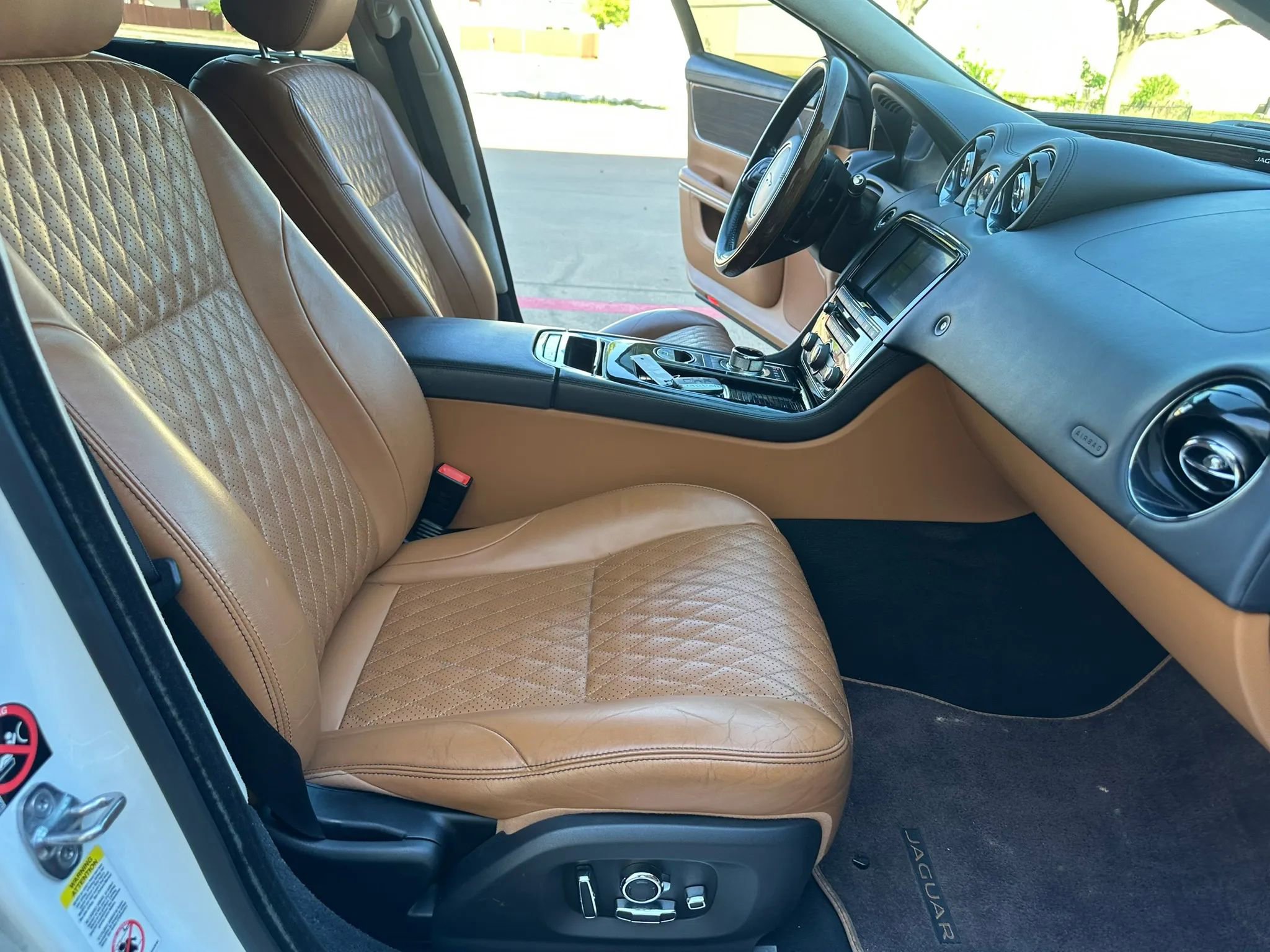 Used 2017 Jaguar XJ L Portfolio AWD/4WD image 30