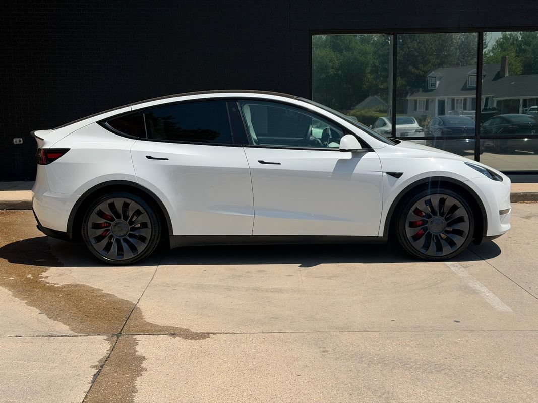 Used 2022 Tesla Model Y Performance AWD/4WD image 10