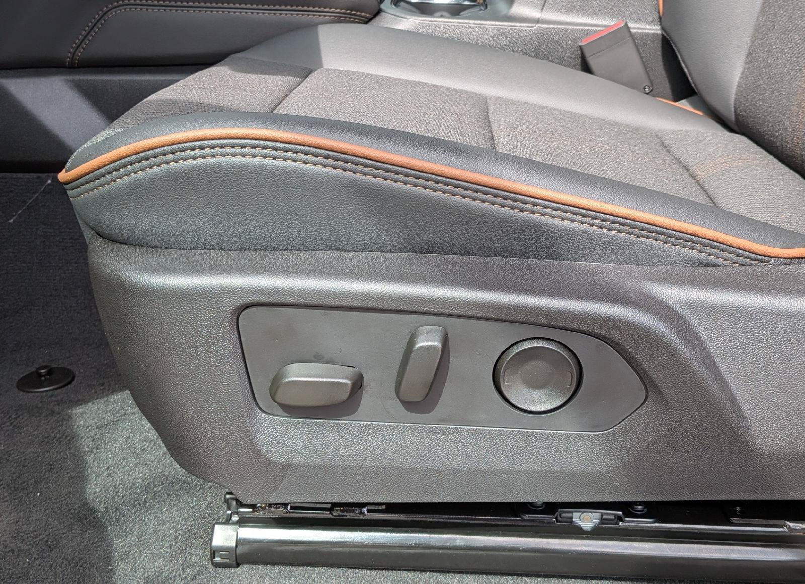 New 2026 GMC Canyon AT4 w/ Technology Plus Package AWD/4WD image 13