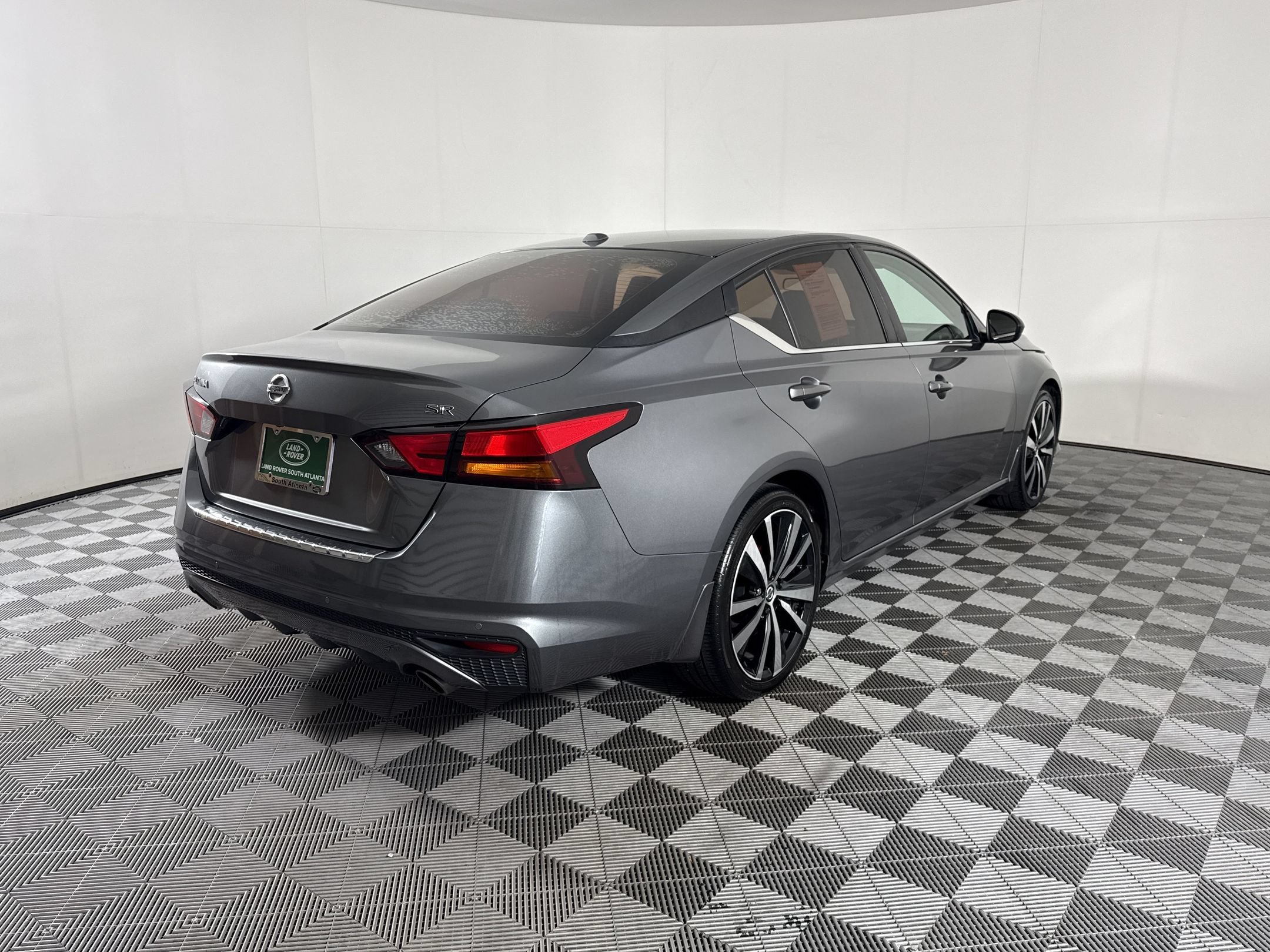 Used 2022 Nissan Altima 2.5 SR FWD image 8