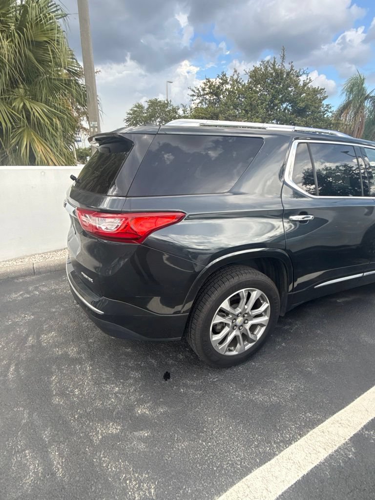 Used 2020 Chevrolet Traverse Premier FWD image 14