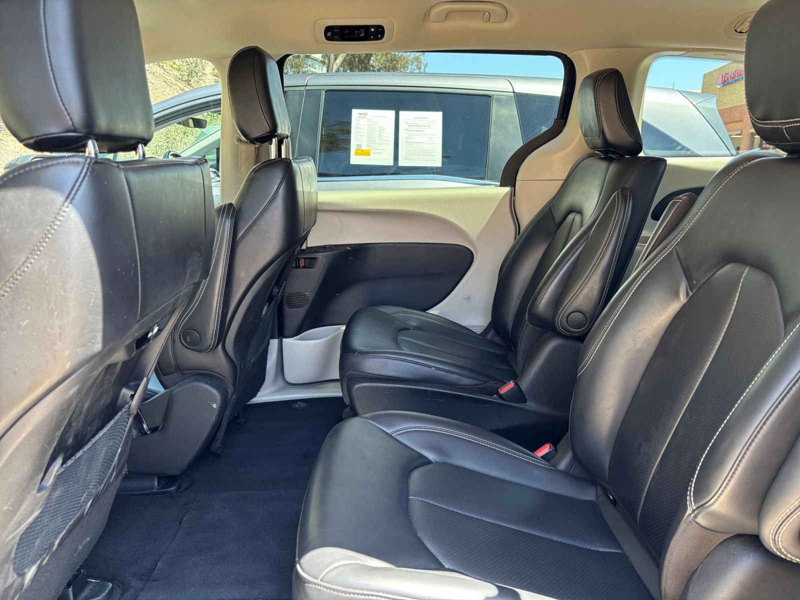 Used 2023 Chrysler Pacifica Touring-L FWD image 27