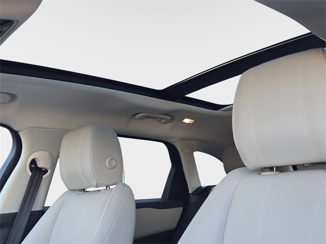 Used 2018 Land Rover Range Rover Velar S image 33