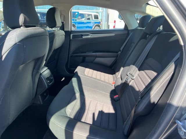 Used 2020 Ford Fusion SE FWD image 16
