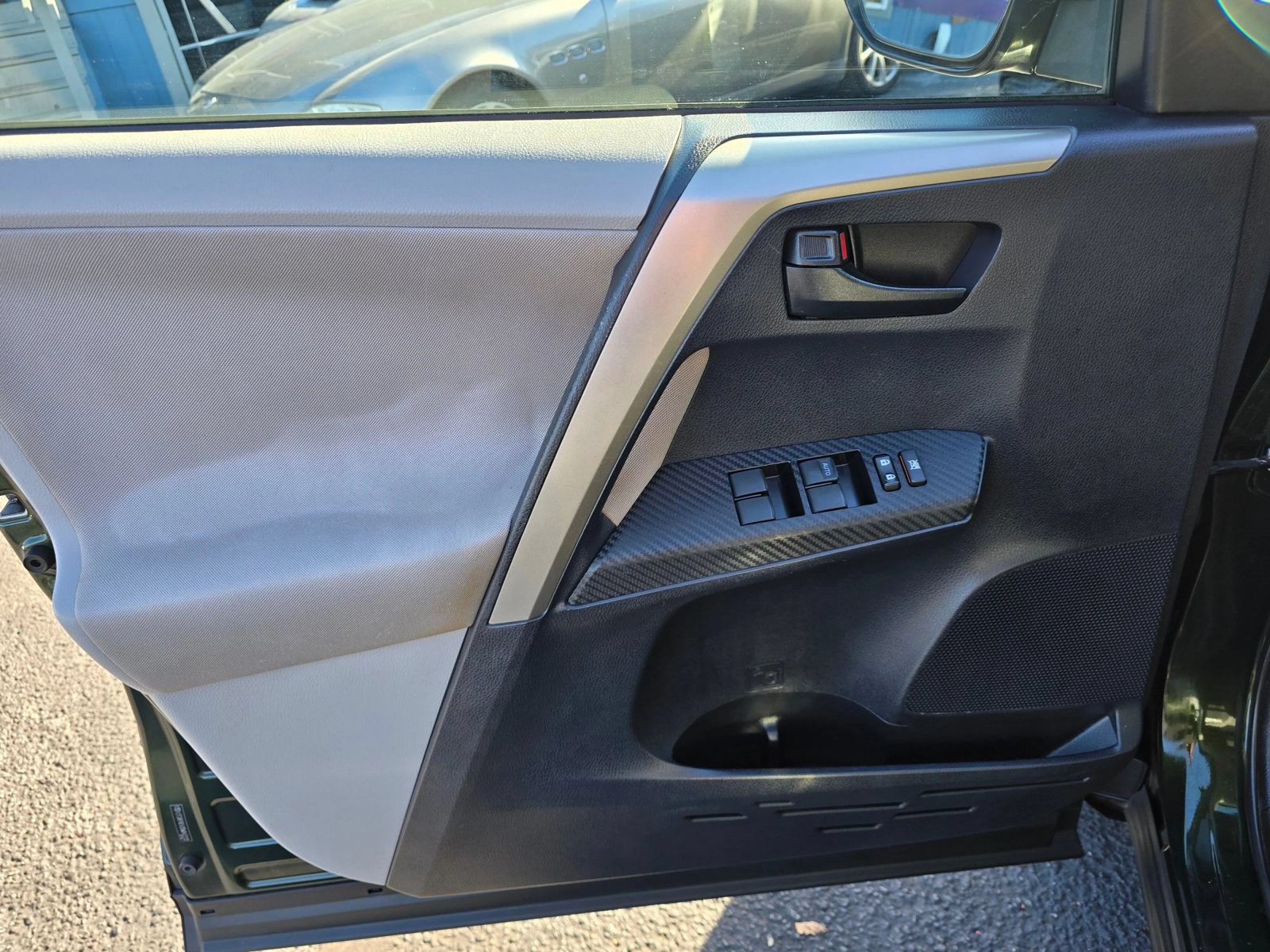Used 2013 Toyota RAV4 XLE AWD/4WD image 18