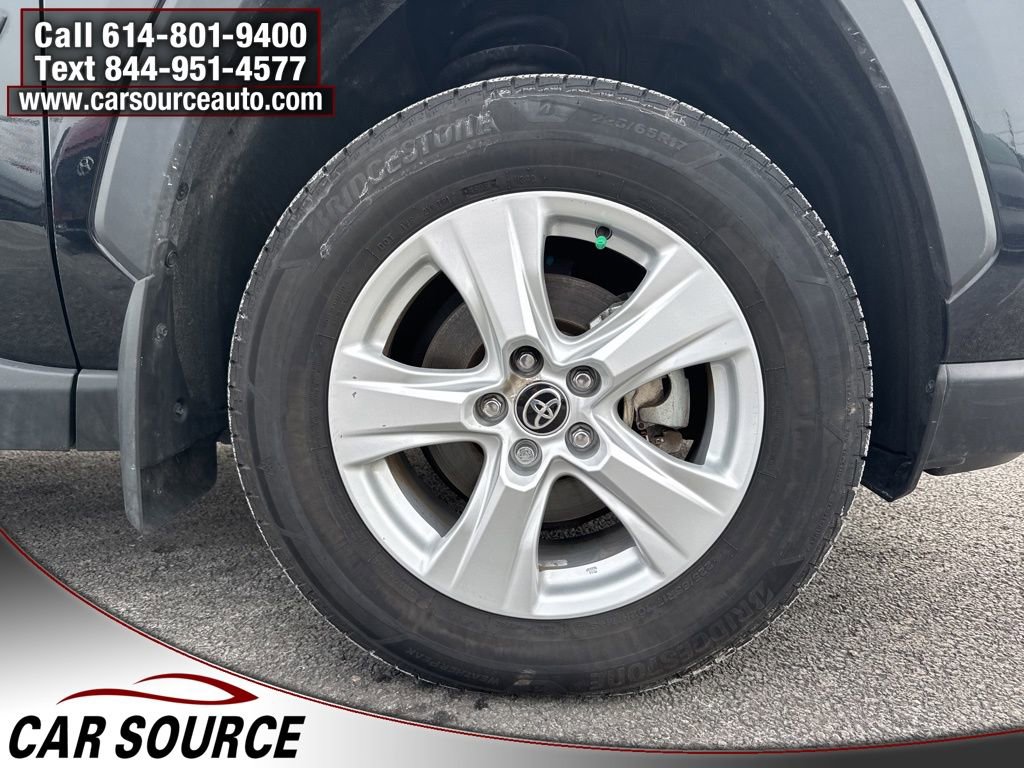 Used 2021 Toyota RAV4 XLE w/ Convenience Package image 42