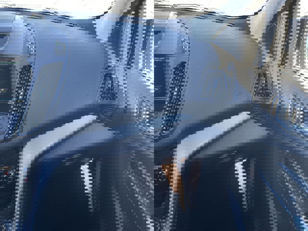 Used 2015 Ford Escape SE w/ Equipment Group 201A image 16