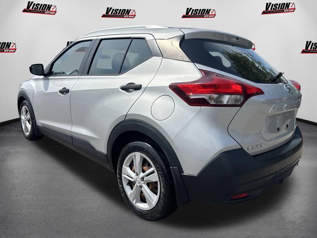 Used 2018 Nissan Kicks S FWD image 8