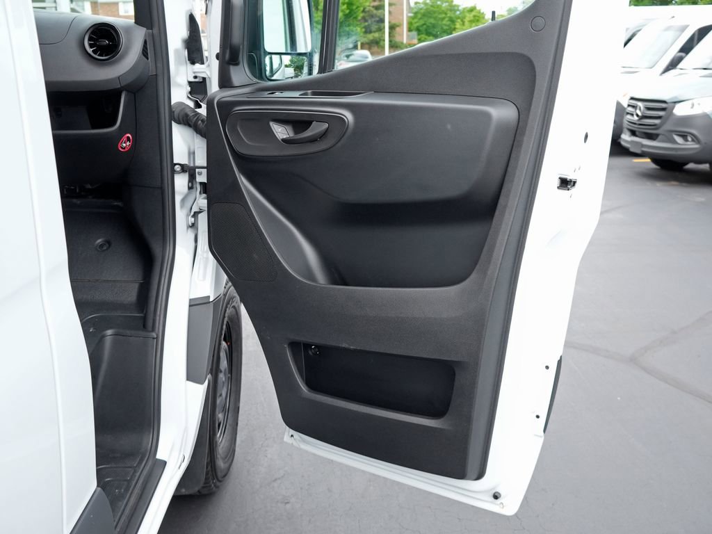 Used 2025 Mercedes-Benz Sprinter 2500 image 20