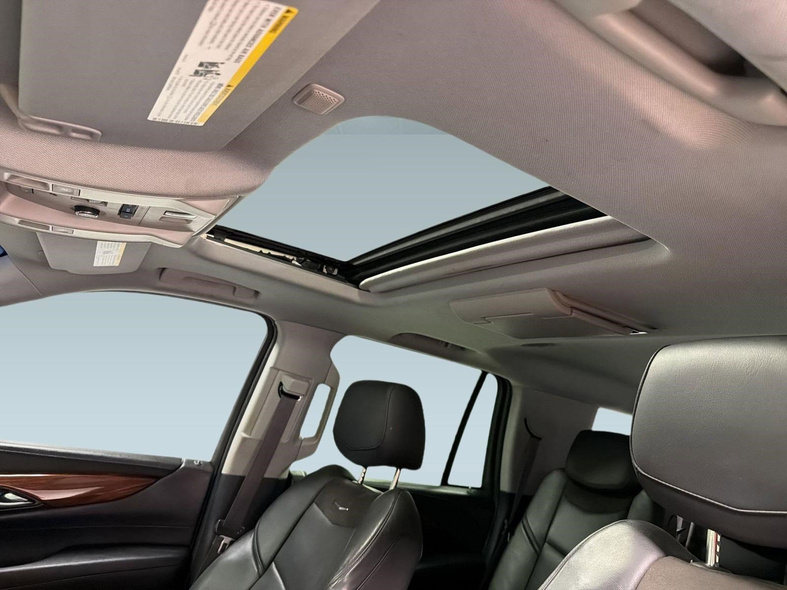 Used 2015 Cadillac Escalade Luxury image 15