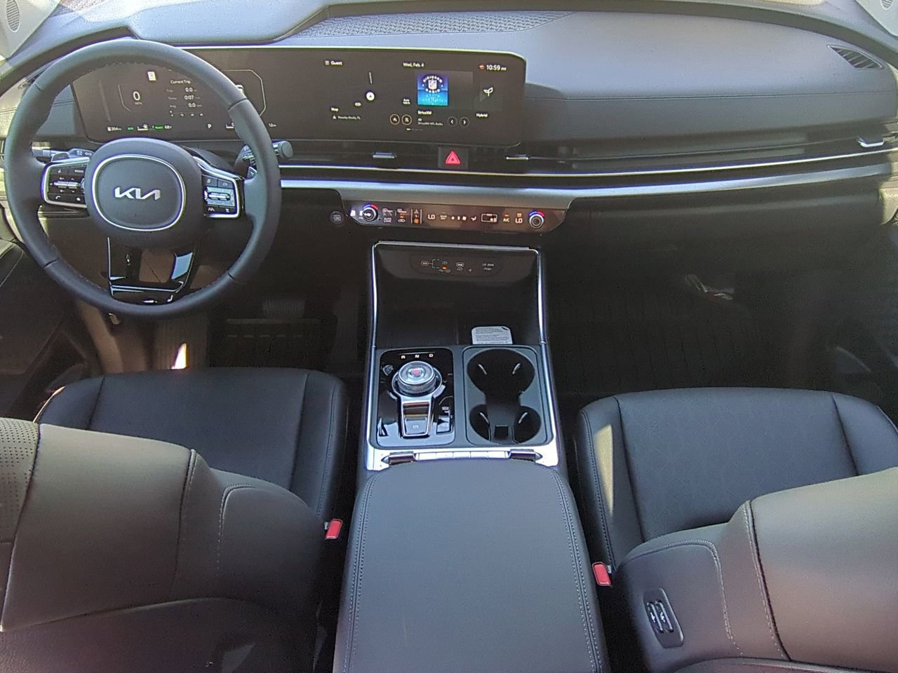 New 2026 Kia Carnival SX w/ SX Dark Edition Package FWD image 15